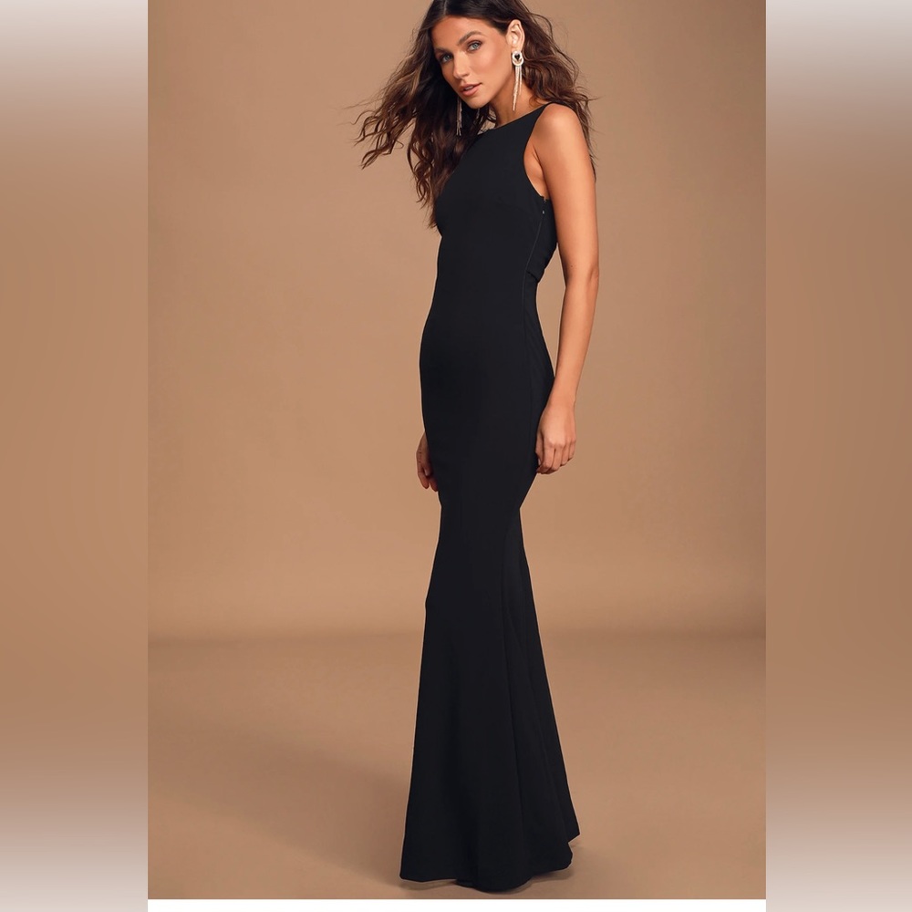 Lulu’s NWT black floor length dress